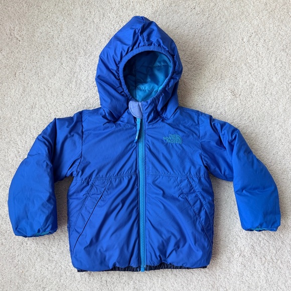 The North Face Toddler Boys Reversible Hooded Puffer Jacket - Picture 11 of 14